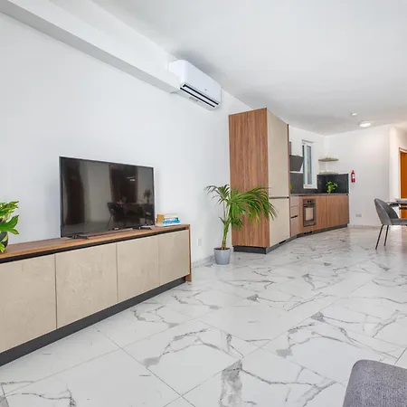 Apartment New! Sant Anna Residences, 1 By Sf Homes *