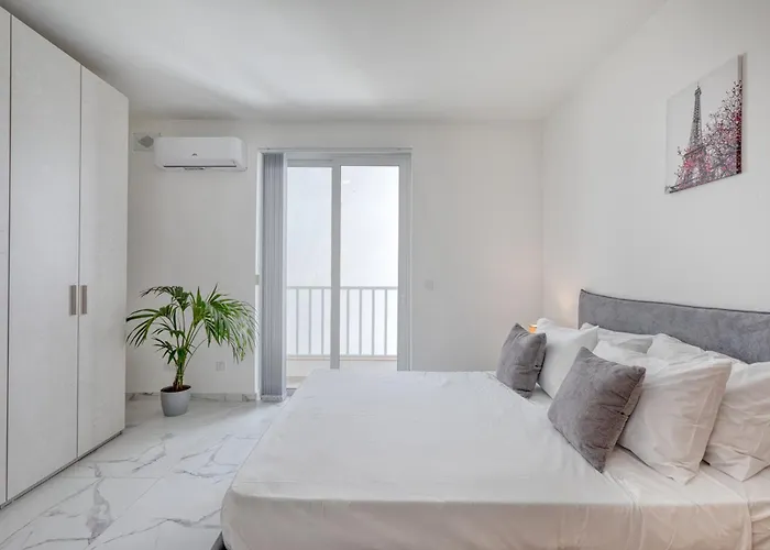 New! Sant Anna Residences, 1 By Sf Homes Apartament *