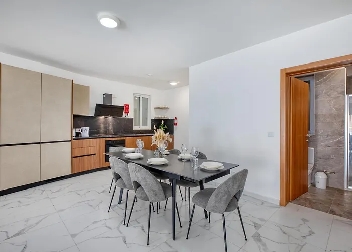 New! Sant Anna Residences, 1 By Sf Homes Apartament